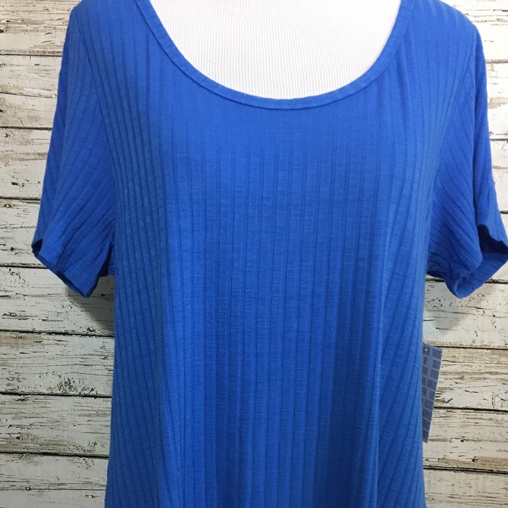 Small Classic LuLaRoe Perfect T
